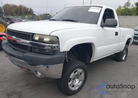 2002 Chevrolet Silverado 1500 z USA, uszkodzony, nr VIN 1GCEK14T32Z255752